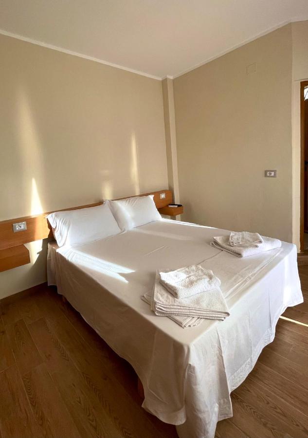 Tekada Hotel & Restaurant Vlorë Екстериор снимка