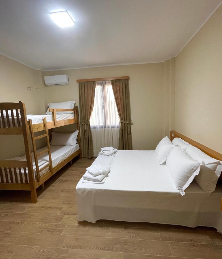 Tekada Hotel & Restaurant Vlorë Екстериор снимка