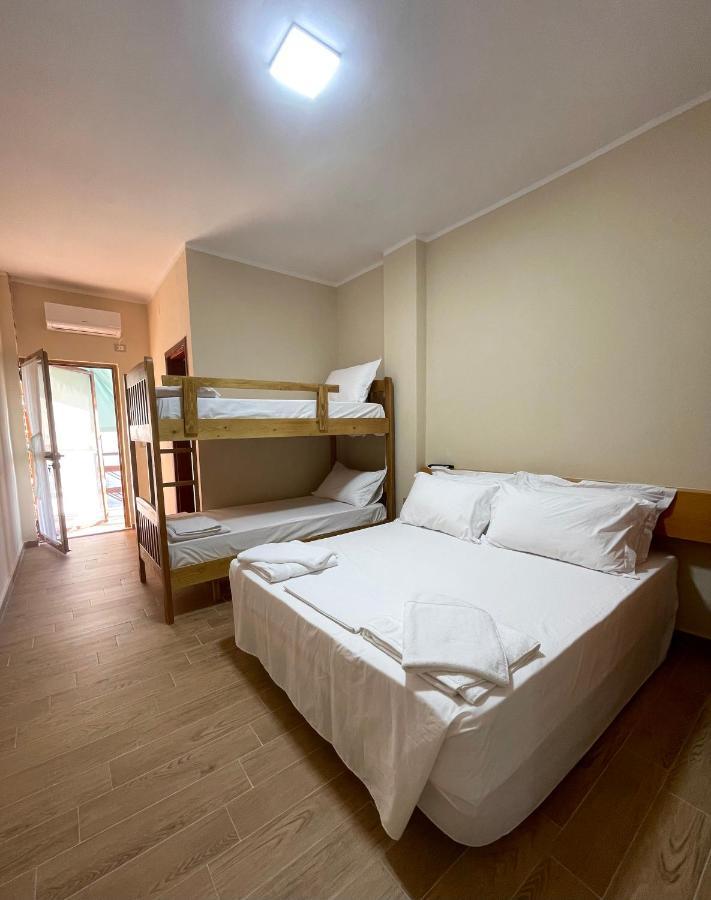 Tekada Hotel & Restaurant Vlorë Екстериор снимка