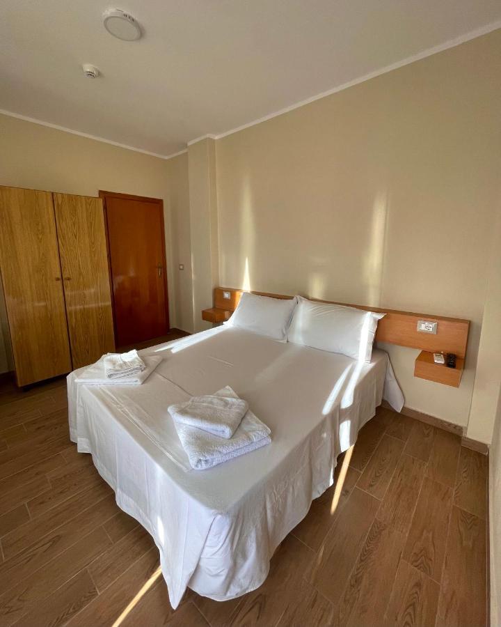 Tekada Hotel & Restaurant Vlorë Екстериор снимка