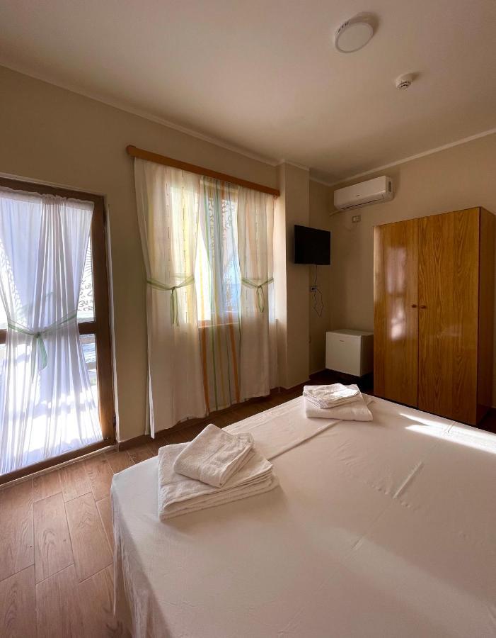 Tekada Hotel & Restaurant Vlorë Екстериор снимка
