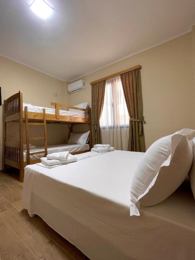 Tekada Hotel & Restaurant Vlorë Екстериор снимка
