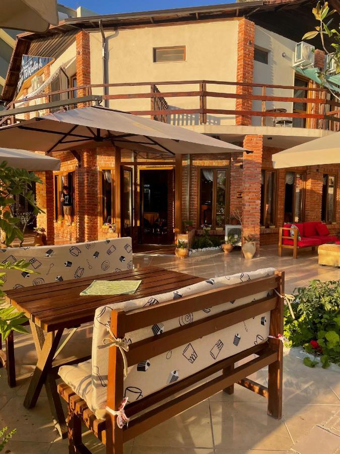Tekada Hotel & Restaurant Vlorë Екстериор снимка